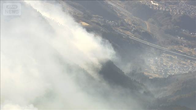 山梨山火事9日目も延焼続く　火の接近を受け大月市の集落に避難指示