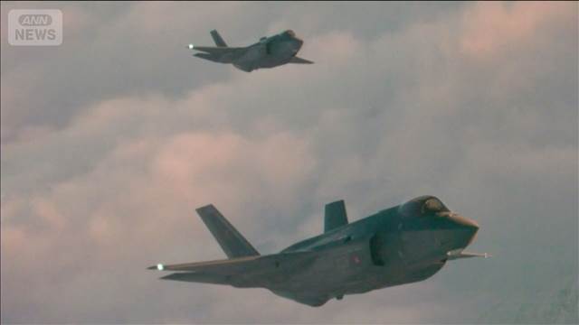 グリーンランド上空でデンマーク軍F35戦闘機とフランス軍給油機が共同訓練
