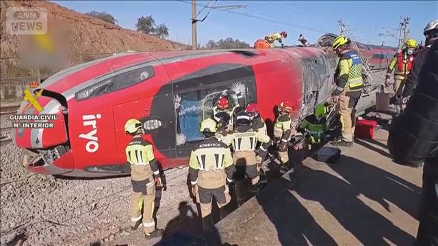 スペイン鉄道衝突事故　双方の列車は時速200km以上で走行　死者40人に