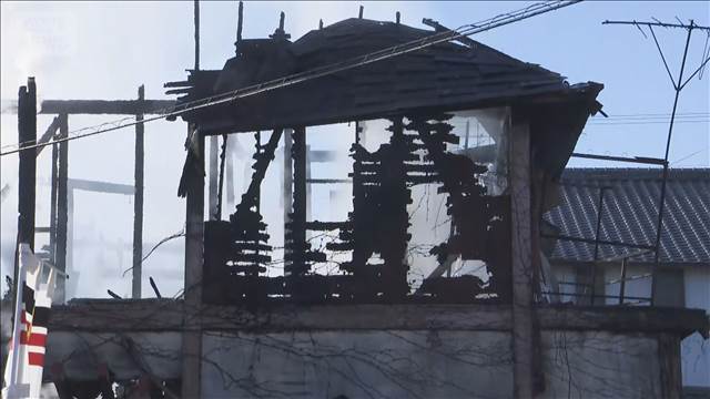 住宅3軒が全焼し1人死亡　高齢女性と連絡取れず　高知市