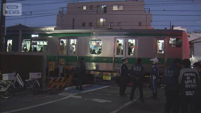 埼京線で17歳少年が女性の首にハサミ突きつける　急停止で乗客3人転倒　線路に避難も