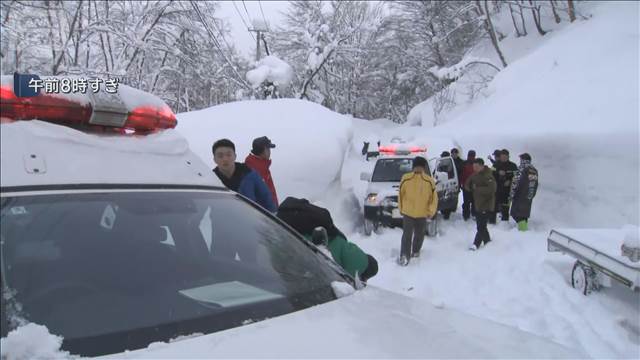 8人一時遭難　全員無事確認　スノーモービルで入山　青森・平川市