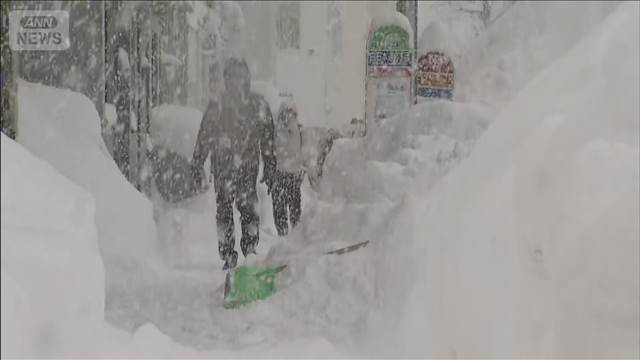 札幌市で“記録的な大雪”　列車運休で14万人に影響