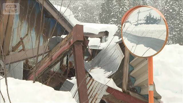 積雪で車庫が倒壊 男性心肺停止/除雪中に転落か 水路で見つかった高齢女性が死亡