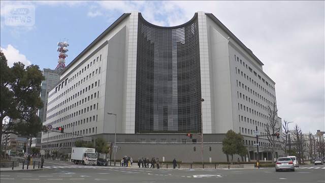 浴室に女性遺体　両手にけが　事件か