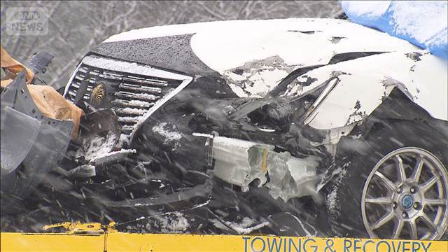 警察官2人が重軽傷　逃走の男逮捕　築地大橋で事故処理中にスポーツカー突っ込む