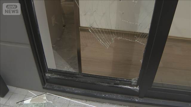ショーケース壊し貴金属など数十点盗んで逃走　大阪・梅田中心部のブランド品店