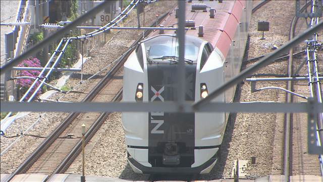 成田エクスプレス車内で“窃盗”　網棚に荷物置くふりで犯行か