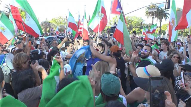 ハメネイ師死亡 米イラン系歓喜 “テヘランゼルス”に千人集結　元王朝の復権望む声