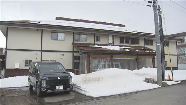 “サ高住”詐取か　親族名義で車購入