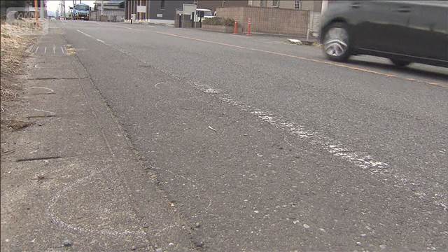 79歳男性がひき逃げされ死亡　現場に“車部品”警察が捜査　群馬・伊勢崎市