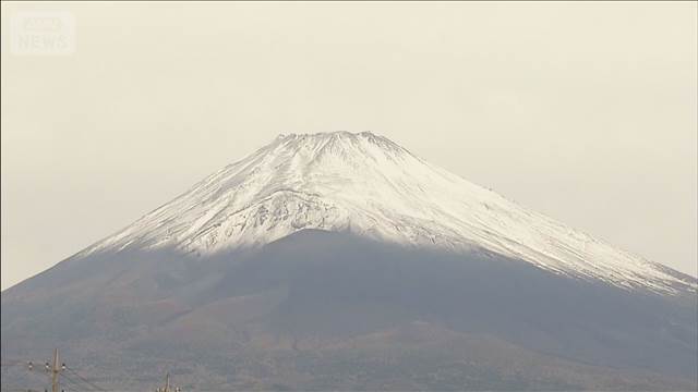 閉山中の富士山で2人滑落　外国籍とみられる3人が登山