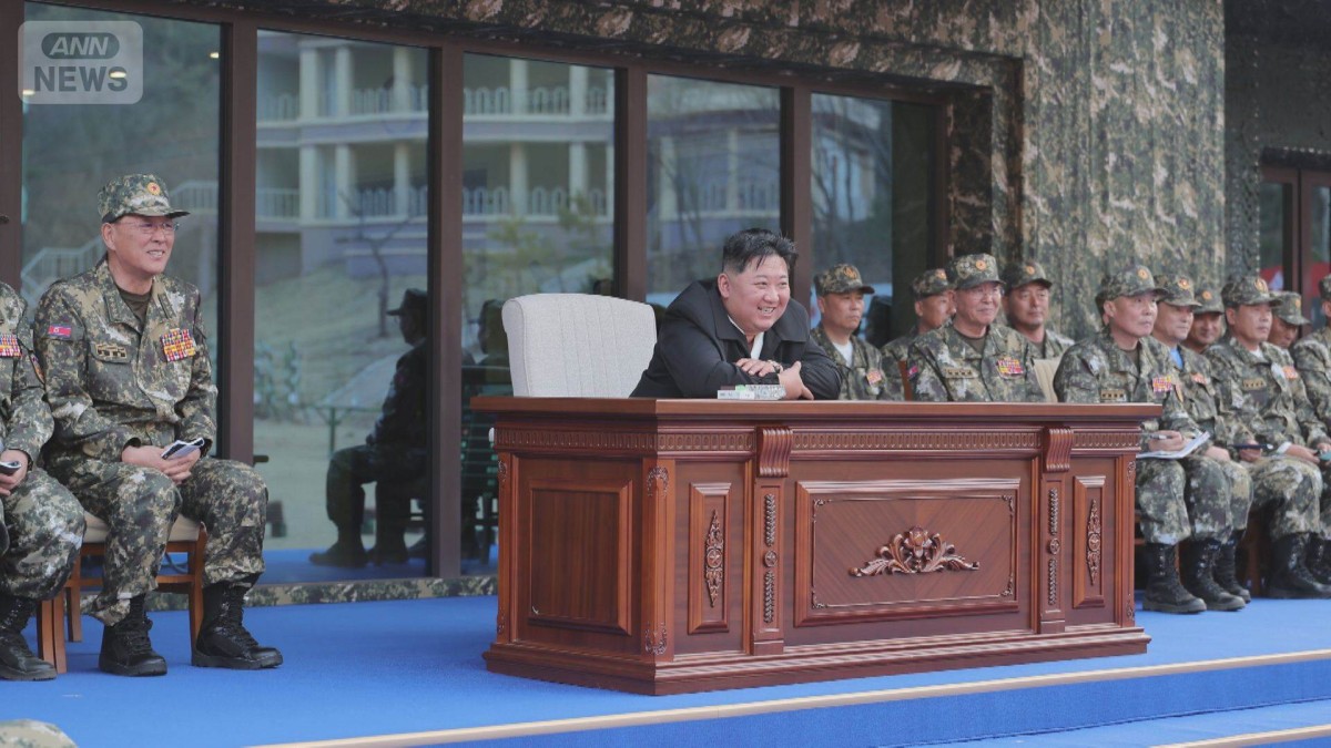 北朝鮮 金総書記が訓練視察 特殊部隊がブロック壊す様子も