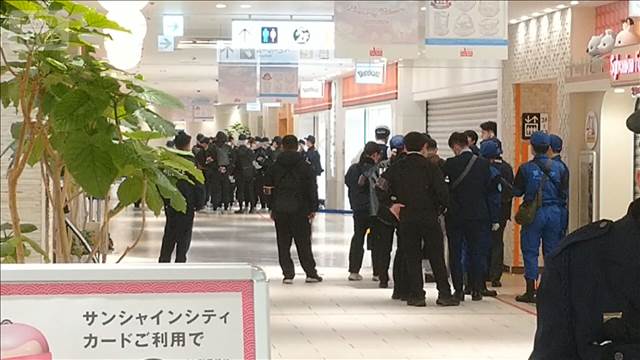 池袋“ポケセン”女性刺殺事件　直前に男が店内を2度確認