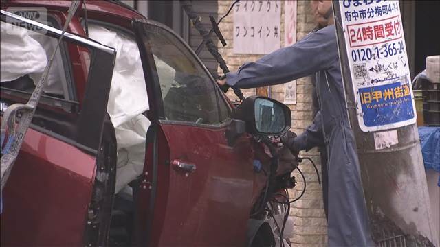 京王線 特急列車と車が衝突　遮断器が下りた後に進入か