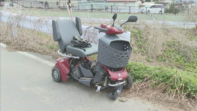 道路を横断中に車と衝突　電動車いすの男性死亡　山形・東根市