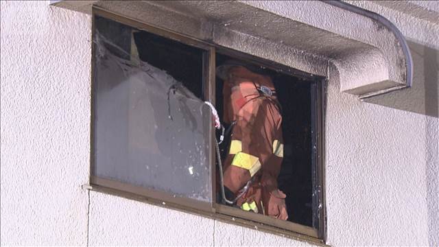 東京・目黒区で住宅燃える火事　高齢女性を搬送　煙吸い込みけが