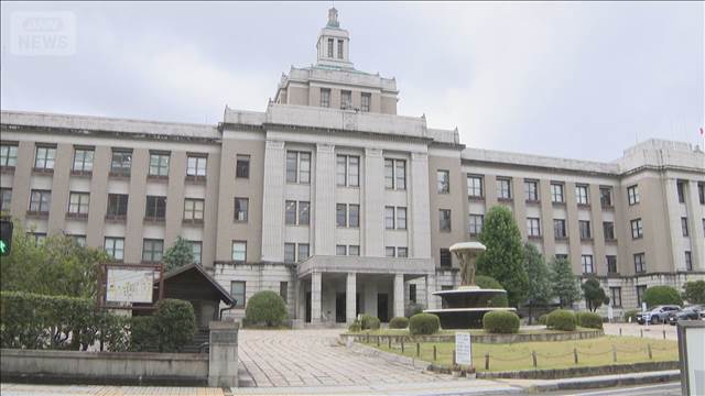 部下に「ニワトリと同じ」　机を蹴りながら大声で叱責　滋賀県職員をパワハラで処分