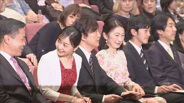 秋篠宮ご一家　パラグアイ日本人移住90周年記念コンサートを鑑賞