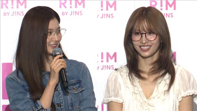 MISAMO・MOMO、SANAに可愛すぎるかばん事情を暴露され照れ笑い【芸能動画】