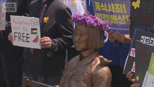 ソウル・日本大使館前の「少女像」バリケード6年ぶり撤去　対立の沈静化で