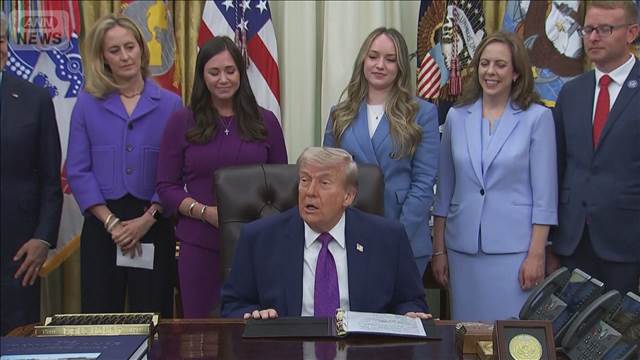トランプ氏　ガソリン税一時停止か 議会の承認が必要　中間選挙に向けた対策か