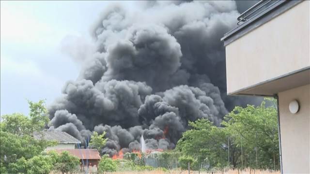 船の解体工事現場火災　火の手が住宅へ…周辺に避難指示　広島・呉市