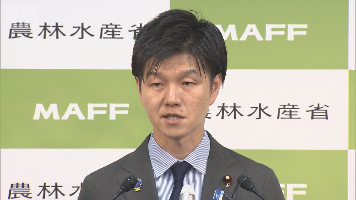 鈴木農水大臣「包装変更は企業の経営判断」　中東情勢影響でカルビー白黒包装など