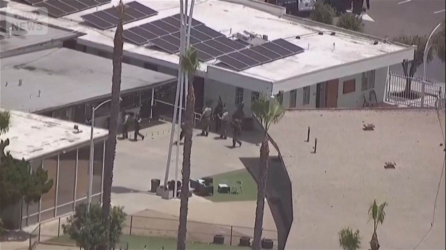 米 モスクで銃乱射　3人死亡　ヘイトクライムの可能性があるとみて捜査