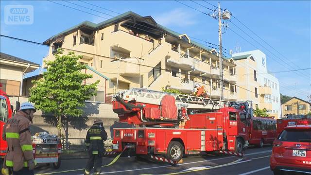町田市の4階建て共同住宅で火事　1人が死亡　火元の部屋の男性と連絡とれず　警視庁