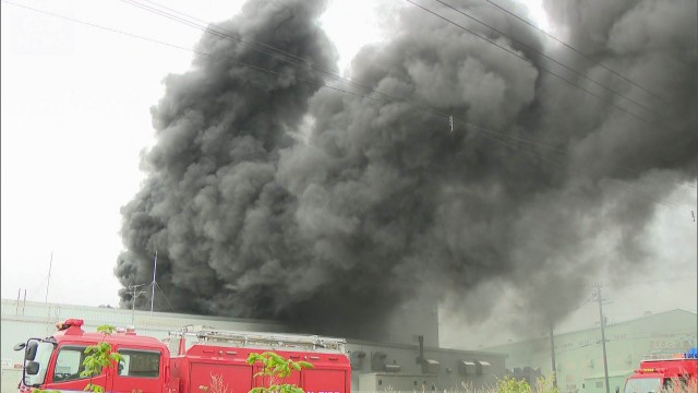 化学反応で爆発火災か　解体中の工場　北海道室蘭市