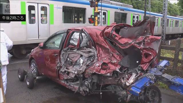 東武鉄道のアーバンパークラインの駅で列車と車が衝突　車の女性が軽いけが