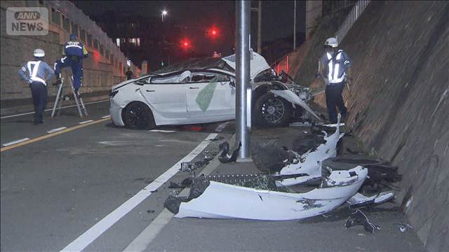 センターラインはみ出した乗用車がのり面に激突　運転の女性が死亡　川崎・宮前区