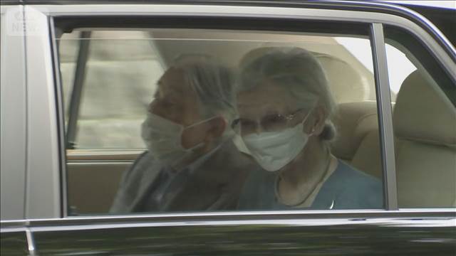 上皇ご夫妻　ご静養を終えて葉山御用邸から帰京　地元民らとの交流も