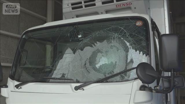 歩行者の女性がトラックにはねられ死亡　岡山・津山市