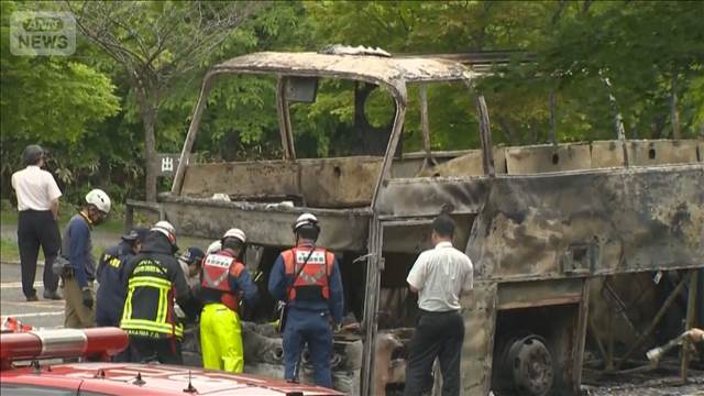 奥飛騨温泉郷の駐車場　観光バス炎上