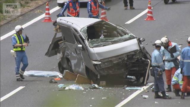 東北道ワゴン車事故 男性死亡　投げ出された後にひかれたか