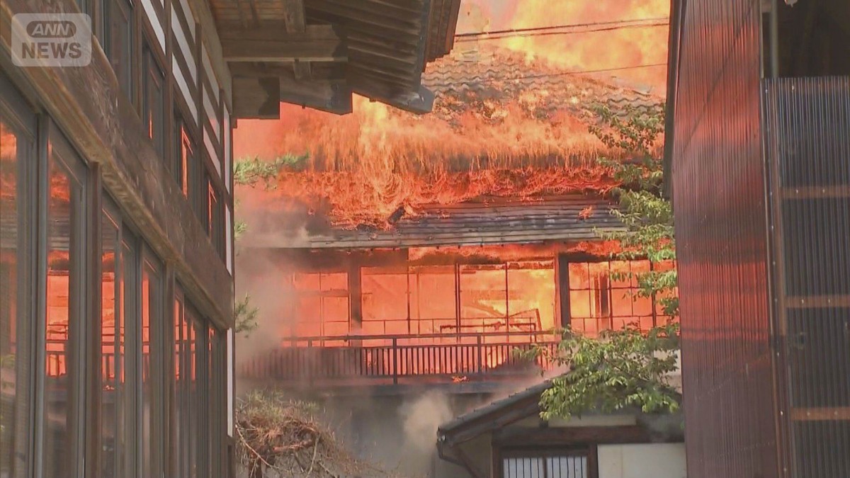 酒造の敷地から出火 建物3軒燃える 福島・喜多方市
