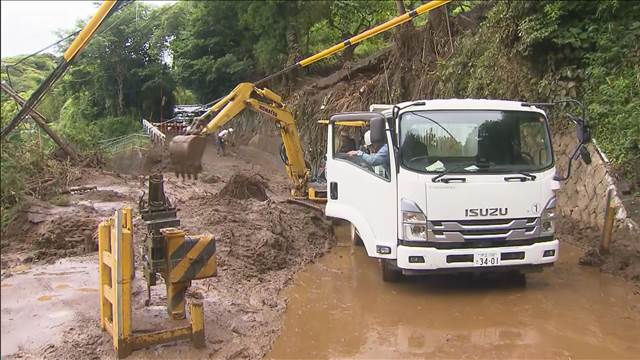 台風で線路に土砂流入　復旧作業続く　代行輸送バス運行　静岡