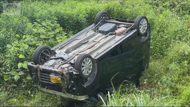 「動物が飛び出し」車が道路下に転落