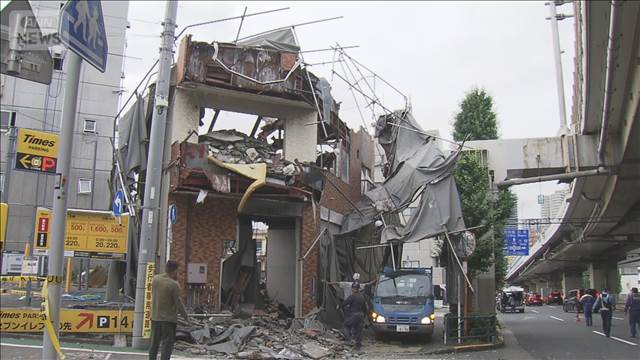 東京・品川区　解体現場の足場崩れる「ワイヤーが切れて…」　周辺で交通規制