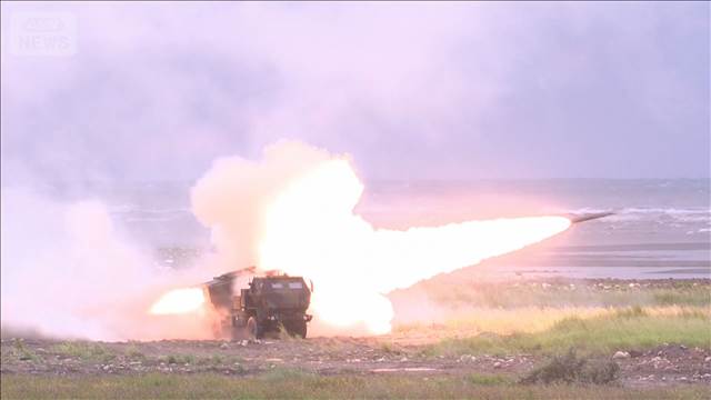 台湾軍　米から調達の「ハイマース」ロケット砲発射訓練　移動後すぐに発射