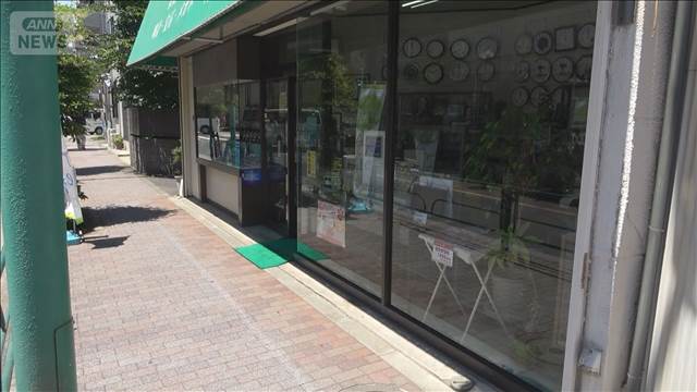 宝石店に複数人侵入し逃走「指輪とか50点やられた」　東京・葛飾区