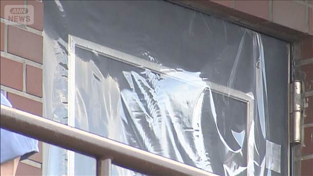 【速報】頭から血を流した女性が死亡　集合住宅の廊下　殺人の可能性も視野に捜査