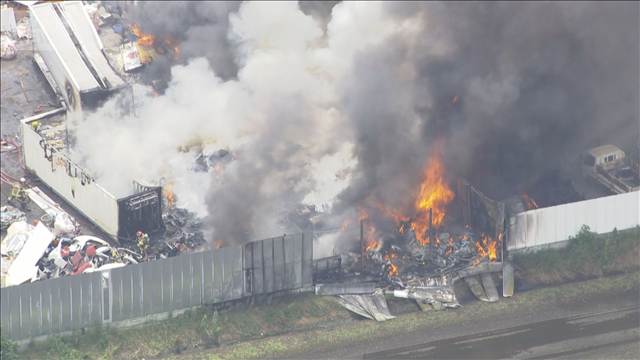 【速報】千葉・四街道市で火事「ヤード内からの炎・黒煙」　現在も延焼中
