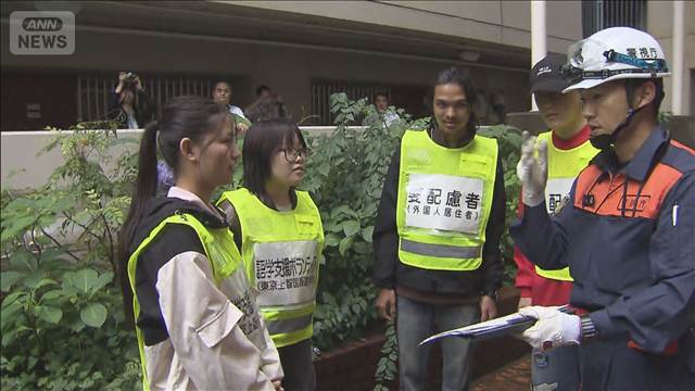 都営白鬚東アパートで首都直下地震想定の訓練　居住者の4割が高齢者 外国人も急増