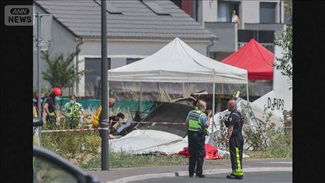 スカイダイビング用の小型機墜落11人死亡　フランス東部　「垂直落下」との情報も