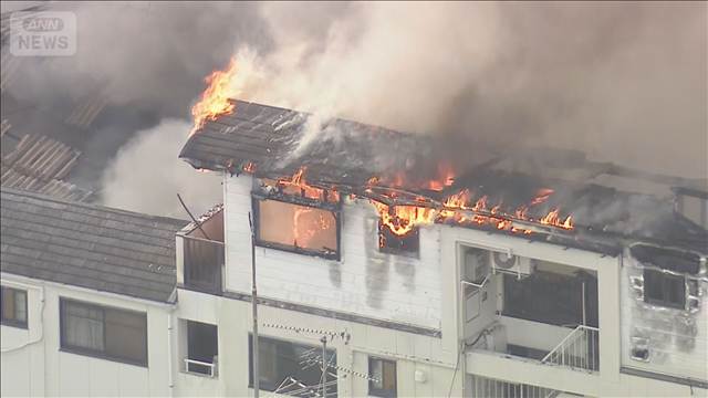 大阪で工場火災　計8棟焼ける　従業員“リチウムイオン電池扱う”