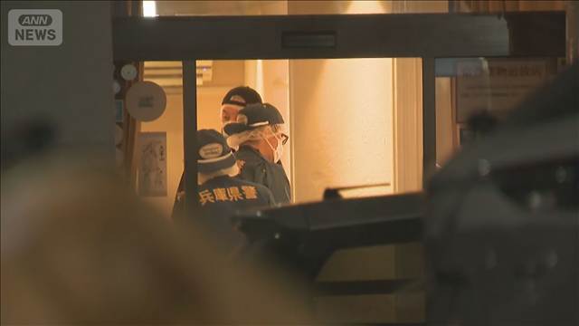 風俗店で30代くらいの男女死亡　外傷や出血も　室内から刃物