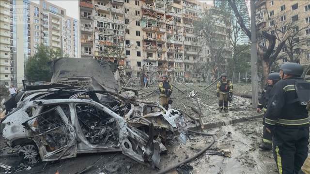 ロシア軍　キーウに大規模攻撃　10人死亡56人けが　住宅やホテルに被害　ビル火災も　